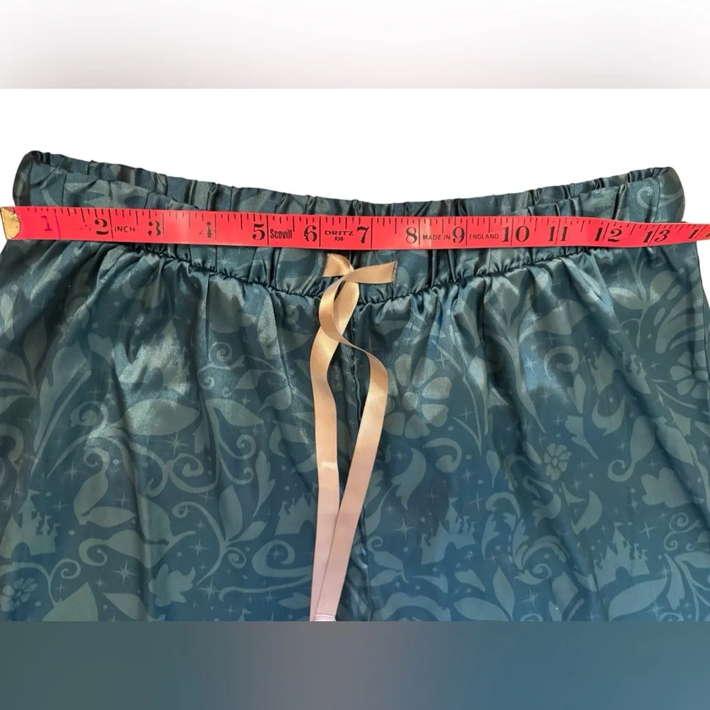 NWOT Disney Store Green Satin Fantasyland Castle Cropped Pajama Pants Women’s Sm - Picture 7 of 7